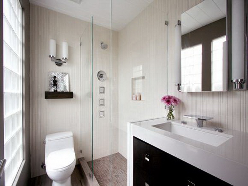 Inspirations for Decorating Small Bathrooms on Small Budget 7